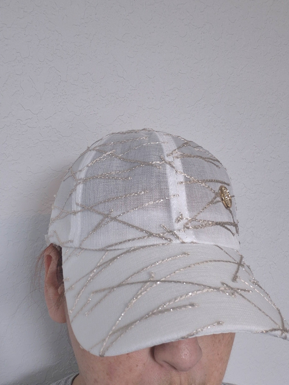 White Embroidered Cap - Picture 4 of 5